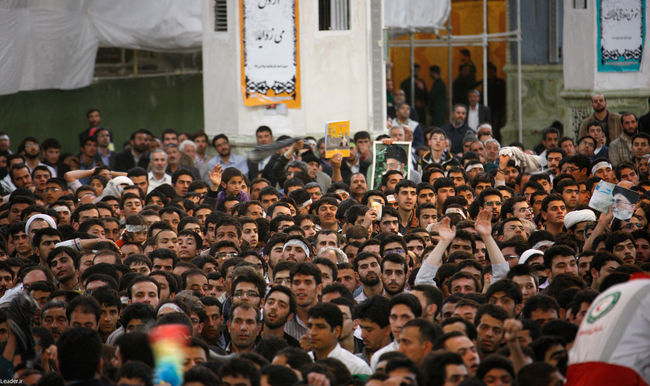 اجتماع عظیم زائران و مجاوران حضرت علی بن موسی الرضا (ع)