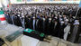 Le Guide suprême a dirigé la prière mortuaire à la dépouille du défunt ayatollah Mahdavi Kani